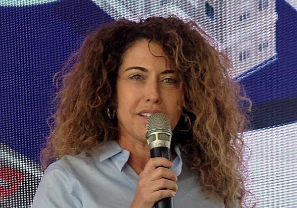 סטלה הנדלר, מנכ